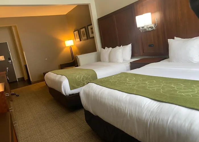 Comfort I-74 Hotel