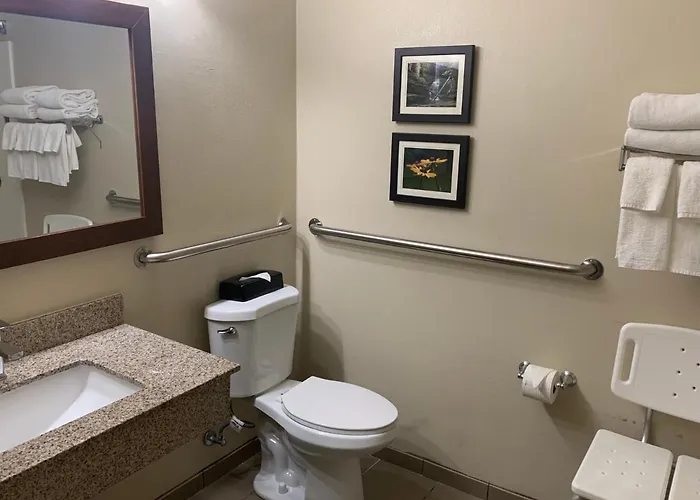 Hotel Comfort I-74 4*