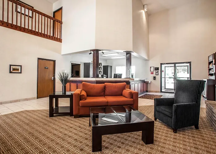 Comfort I-74 Hotel