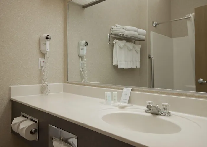 Comfort I-74 Hotel 4*