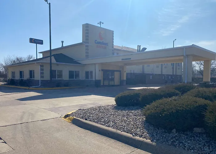 Comfort I-74 Hotel