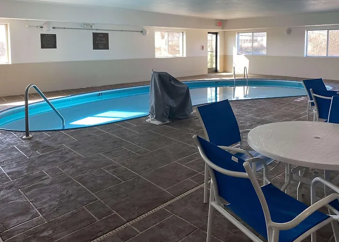 Comfort I-74 Hotel