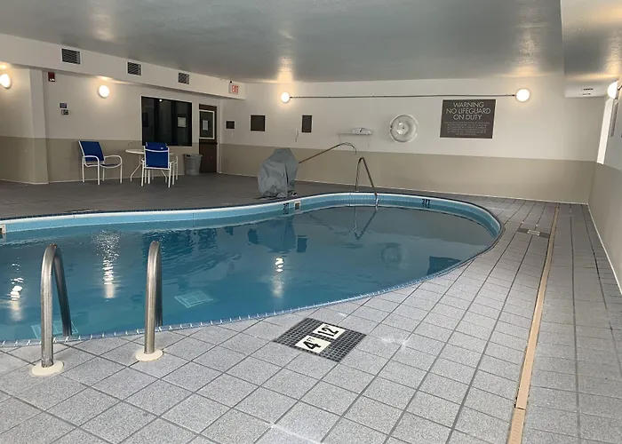 Comfort I-74 Hotel 4*