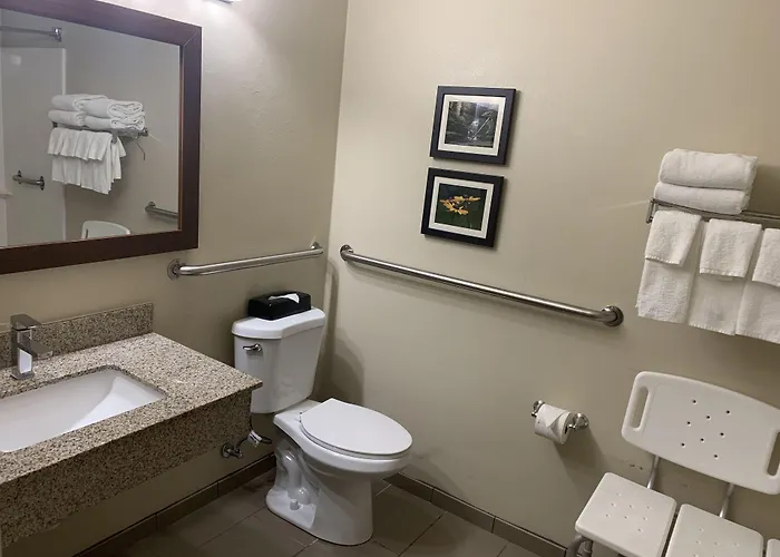 Comfort I-74 Hotel 4*