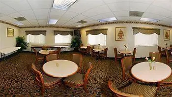Comfort I-74 Hotel